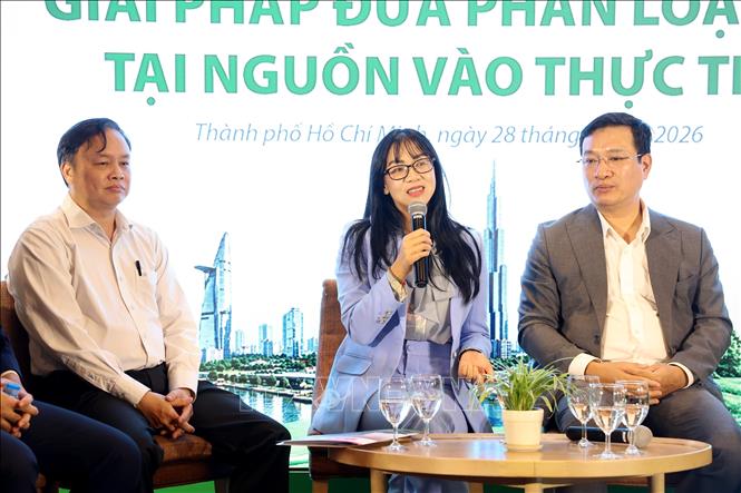 Bà Trịnh Thị Tú Anh, Ủy viên Ủy ban Khoa học, Công nghệ và Môi trường Quốc hội. Ảnh: Hồng Đạt - TTXVN