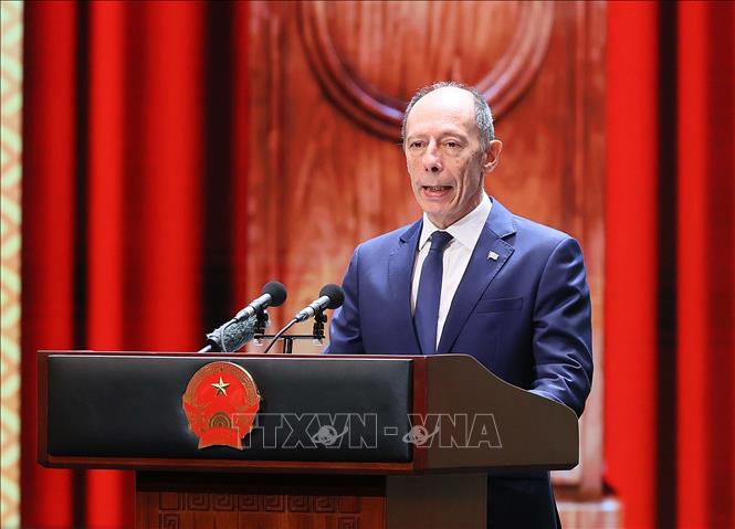 Ngài Raúl Pollak Giampietro, Đại sứ Uruguay tại Việt Nam, đại diện Đoàn Ngoại giao phát biểu. Ảnh: An Đăng - TTXVN