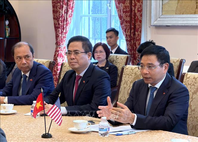 Phó Thủ tướng Chính phủ Nguyễn Văn Thắng tại buổi tiếp Giám đốc Chính sách Cơ quan Tài chính Phát triển quốc tế Hoa Kỳ (DFC) Caroline Vik ngày 27/8/2026. Ảnh: Ngọc Quang – PV TTXVN tại Mỹ