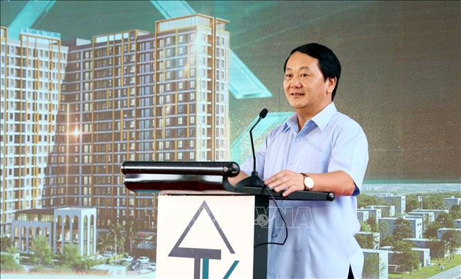 Bí thư Tỉnh ủy Tuyên Quang Hầu A Lềnh phát biểu tại lễ khởi công dự án Khu nhà ở xã hội phường Minh Xuân, tỉnh Tuyên Quang. Ảnh: Quang Cường – TTXVN