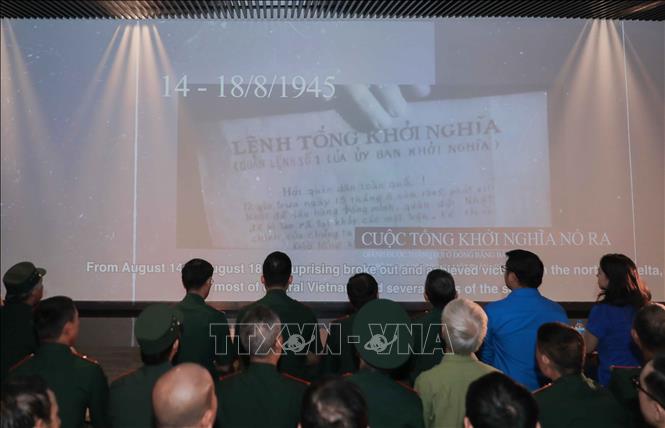 Chương trình tuyên truyền, giáo dục ý nghĩa lịch sử Cách mạng Tháng Tám và Quốc khánh 2/9, bồi đắp lòng yêu nước, phát huy giá trị di sản và tăng cường kết nối công chúng với bảo tàng. Ảnh: Phan Phương – TTXVN