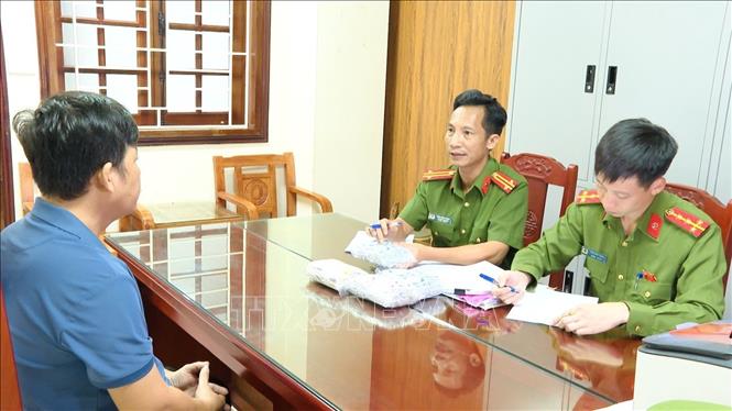 Đối tượng Huỳnh Văn Mẩn tại cơ quan công an. Ảnh: TTXVN phát
