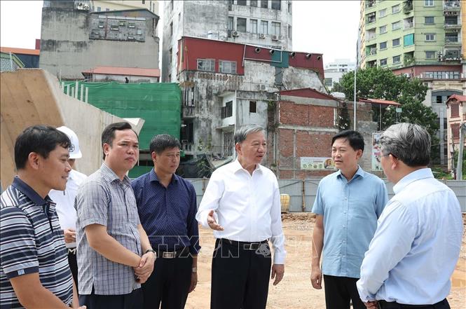 Tổng Bí thư, Chủ tịch nước Tô Lâm kiểm tra thực địa Dự án đầu tư xây dựng đường Vành đai 1 (đoạn Hoàng Cầu - Voi Phục). Ảnh: Thống Nhất – TTXVN