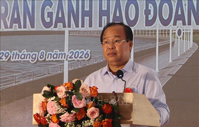Phó Chủ tịch UBND tỉnh Cà Mau Nguyễn Minh Luân phát biểu. Ảnh: Tuấn Phi - TTXVN