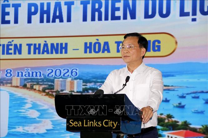 Ông Hồ Văn Mười, Chủ tịch UBND tỉnh Lâm Đồng phát biểu tại hội nghị. Ảnh: Hồng Hiếu- TTXVN