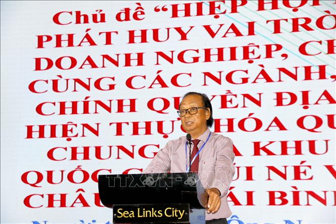 Ông Nguyễn Văn Khoa, Chủ tịch Hiệp hội Du lịch tỉnh Lâm Đồng tham luận tại hội nghị. Ảnh: Hồng Hiếu- TTXVN