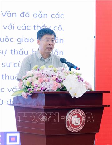 Giáo sư, Tiến sĩ Cố Đào, Viện trưởng Viện Nhân văn, Đại học Thanh Hoa phát biểu tại Diễn đàn. Ảnh: TTXVN phát