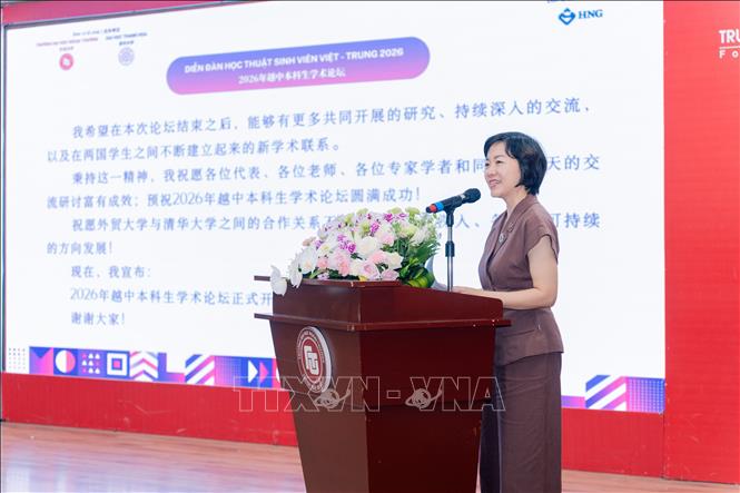 Phó Giáo sư, Tiến sĩ Nguyễn Minh Hằng, Phó Hiệu trưởng Trường Đại học Ngoại thương phát biểu khai mạc Diễn đàn. Ảnh: TTXVN phát