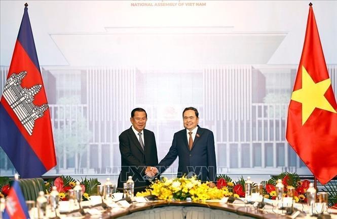 Chủ tịch Quốc hội Trần Thanh Mẫn hội kiến Chủ tịch Đảng Nhân dân Campuchia Hun Sen sang Việt Nam dự Lễ kỷ niệm 50 năm Ngày Giải phóng miền Nam, thống nhất đất nước (4/2025). Ảnh: Doãn Tấn -TTXVN