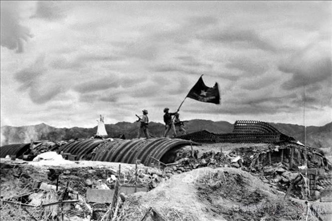 Ngày 7/5/1954, quân và dân ta đã đập tan tập đoàn cứ điểm Điện Biên Phủ, làm nên Chiến thắng lịch sử Điện Biên Phủ 