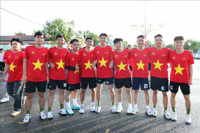 Đông đảo các bạn trẻ hưởng ứng chương trình. Ảnh: Ánh Tuyết - TTXVN