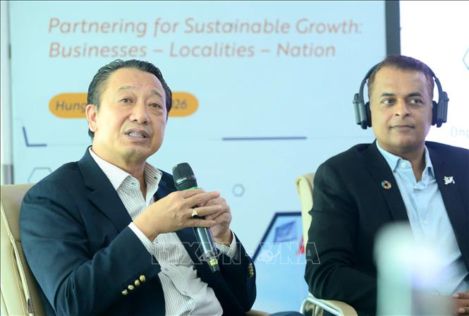 Theo Phó Chủ tịch Liên đoàn Thương mại và Công nghiệp Việt Nam (VCCI) Nguyễn Quang Vinh, Hưng Yên đã tạo sự khác biệt khi xây dựng một hệ sinh thái với nhiều khu đô thị cao cấp ven sông Hồng, hướng tới thành một nơi đáng sống, để đáp ứng nhu cầu cao của các chuyên gia, người lao động đến từ nước ngoài. Ảnh: Thế Duyệt – TTXVN 
