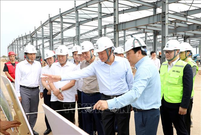 Lãnh đạo tỉnh Hưng Yên sát sao kiểm tra tiến độ thực hiện các dự án phục vụ phát triển kinh tế - xã hội. Ảnh: Thế Duyệt – TTXVN
