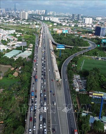 Cao tốc TP. Hồ Chí Minh - Long Thành ùn ứ kéo dài 10 km, sáng 30/8 ngày nghỉ lễ thứ hai kỳ nghỉ Quốc khánh 2/9. Ảnh: Hồng Đạt - TTXVN