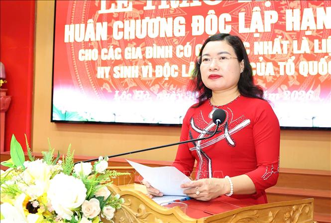 Phó Chủ tịch UBND tỉnh Hà Tĩnh Nguyễn Thị Nguyệt phát biểu tại buổi lễ. Ảnh: Hữu Quyết - TTXVN