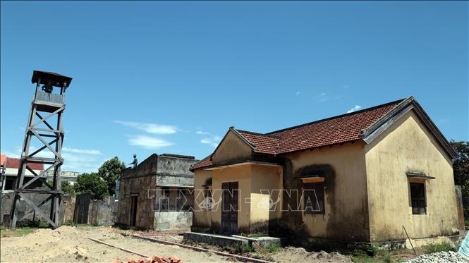 Không gian Nhà lao Hội An, nơi từng giam cầm hàng ngàn chiến sĩ cách mạng và đồng bào yêu nước của thành phố Đà Nẵng và nhiều địa phương khác trong kháng chiến chống Mỹ cứu nước. Ảnh: Đỗ Trưởng – TTXVN