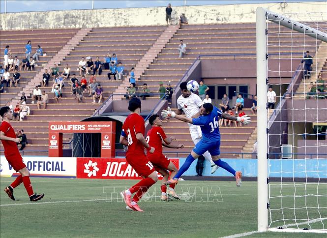Một tình huống tấn công nguy hiểm được các cầu thủ U20 Iran tạo ra trước khung thành U20 Palestine. Ảnh: Hoàng Hùng - TTXVN 