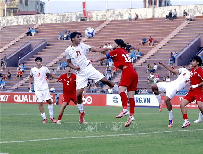 Một tình huống tấn công nguy hiểm được các cầu thủ U20 Iran tạo ra trước khung thành U20 Palestine. Ảnh: Hoàng Hùng - TTXVN 