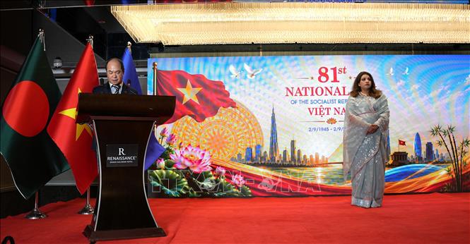 Đại sứ Việt Nam tại Bangladesh Nguyễn Mạnh Chường phát biểu khai mạc Lễ kỷ niệm. Ảnh: TTXVN phát  