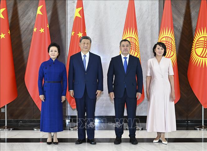 Tổng thống Kyrgyzstan Sadyr Japarov (thứ 2, phải) trong cuộc hội đàm với Chủ tịch Trung Quốc Tập Cận Bình (thứ 2, trái) tại thủ đô Bishkek, ngày 31/8/2026. Ảnh: THX/TTXVN phát