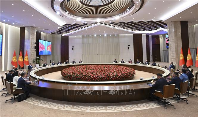 Toàn cảnh cuộc hội đàm giữa Tổng thống Kyrgyzstan Sadyr Japarov và Chủ tịch Trung Quốc Tập Cận Bình tại thủ đô Bishkek, ngày 31/8/2026. Ảnh: THX/TTXVN phát