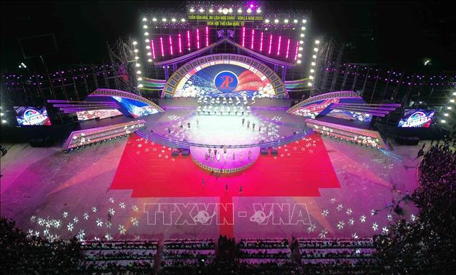 Đêm hội Thổ cẩm quốc tế Sơn La năm 2026. Ảnh: Quang Quyết - TTXVN