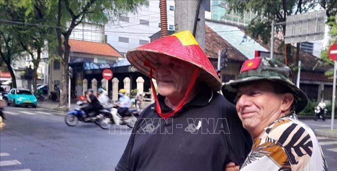 Ông Jorge hiện thực hoá giấc mơ kéo dài hàng chục thập kỷ vào năm 2025, tận mắt chứng kiến lễ kỷ niệm 50 năm Ngày Giải phóng miền Nam, thống nhất đất nước tại Thành phố Hồ Chí Minh. Ảnh: nhân vật cung cấp