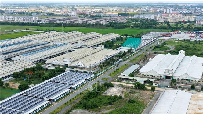Các nhà máy sản xuất tại Khu công nghiệp TMTC, thuộc Khu kinh tế cửa khẩu Mộc Bài, xã Bến Cầu, tỉnh Tây Ninh. Ảnh: Minh Phú - TTXVN 