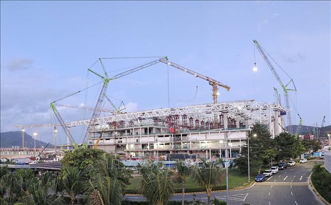 Đến đầu tháng 8/2026, nhà ga T2 – tâm điểm của dự án đã hoàn thành khoảng 95% kết cấu bê tông cốt thép, 70% kết cấu thép và 80% công tác xây, trát. Ảnh: Trịnh Hồng – TTXVN

