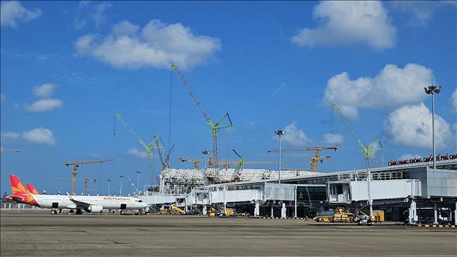 Theo phương án được duyệt, sân bay sẽ đạt cấp 4E theo tiêu chuẩn ICAO, cho phép tiếp nhận các dòng máy bay thân rộng như Boeing 747, 787 và Airbus A350. Ảnh: Trịnh Hồng – TTXVN
