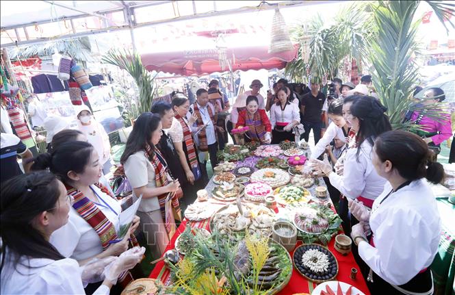Phần thi ẩm thực của xã Quỳnh Nhai tại Tuần Văn hóa - Du lịch Mộc Châu năm 2026. Ảnh: Quang Quyết - TTXVN