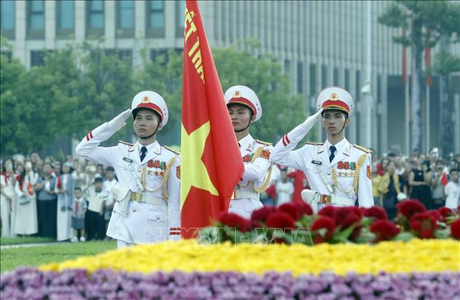 Lễ Thượng cờ được tổ chức trang nghiêm nhân kỷ niệm 81 năm Cách mạng Tháng Tám (19/8/1945 – 19/8/2026) và Quốc khánh nước Cộng hòa xã hội chủ nghĩa Việt Nam (2/9/1945 – 2/9/2026). Ảnh: Phạm Kiên - TTXVN