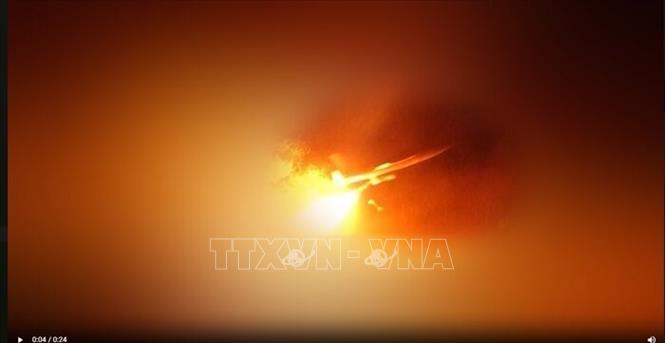 IRGC khẳng định đây là giai đoạn thứ 29 của chiến dịch quy mô lớn mang tên “Chiến dịch Sấm sét” nhằm đáp trả những cuộc không kích của Mỹ vào các mục tiêu chiến lược của Iran trong đêm 1/9. Ảnh: IRNA/TTXVN phát