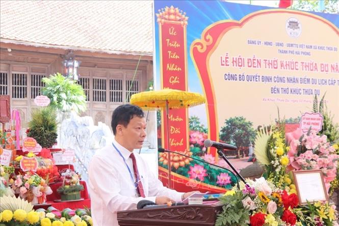 Chủ tịch UBND xã Khúc Thừa Dụ Nguyễn Tuấn Hải đọc diễn văn khái quát công lao, sự nghiệp Tiên chúa Khúc Thừa Dụ và công cuộc trung hưng đất nước của họ Khúc. Ảnh: Mạnh Minh – TTXVN