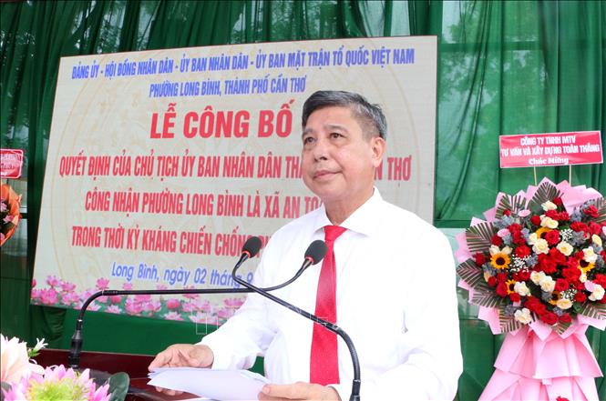 Ông Đồng Văn Thanh, Phó Bí thư Thường trực Thành ủy, Chủ tịch HĐND thành phố Cần Thơ phát biểu tại buổi lễ. Ảnh: Duy Khương – TTXVN

