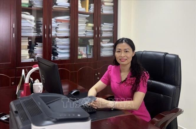 TS Trần Thị Thu Hương, Trưởng phòng Phát triển vùng và địa phương, Viện Địa lý nhân văn và Phát triển bền vững (Viện Hàn lâm Khoa học xã hội Việt Nam) nhận định, quản trị thống nhất không gian giúp hình thành các cực tăng trưởng và tạo mạng lưới liên kết có lợi cho cả người dân và doanh nghiệp. Ảnh: Diệu Thúy - TTXVN