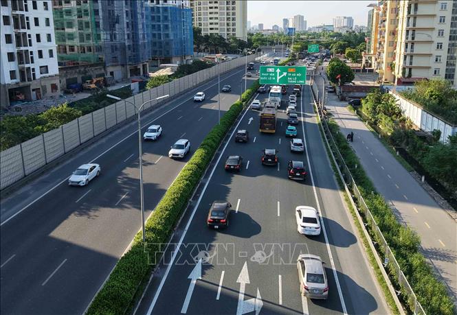 Lượng phương tiện đổ về Hà Nội từ hướng cao tốc Pháp Vân - Cầu Giẽ tăng đột biến trong chiều 2/9 (ảnh chụp lúc 16h20'). Ảnh: Hoàng Hiếu - TTXVN