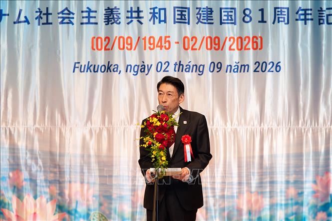 Thống đốc tỉnh Fukuoka Hattori Seitaro phát biểu chúc mừng Quốc khánh Việt Nam. Ảnh: Xuân Giao - PV TTXVN tại Nhật Bản