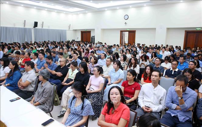 Đảng viên thuộc Đảng bộ Thông tấn xã Việt Nam tham dự Hội nghị trực tuyến tại điểm cầu trụ sở Thông tấn Quốc gia (5 Lý Thường Kiệt, Hà Nội). Ảnh: Phạm Kiên - TTXVN