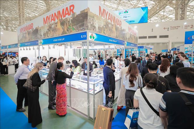 Gian hàng đến từ Myanmar tham gia Hội chợ Thương mại Quốc tế Việt Nam - VIETNAM EXPO 2026. Ảnh: Phan Phương - TTXVN  