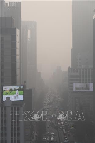 Bụi mịn bao phủ thủ đô Seoul, Hàn Quốc, ngày 27/3/2026. Ảnh: Yonhap/TTXVN phát