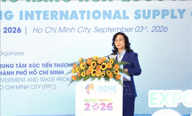 Bà Phan Thị Thắng, Thứ trưởng Bộ Công Thương phát biểu khai mạc Viet Nam International Sourcing 2026. Ảnh: Xuân Anh - TTXVN
