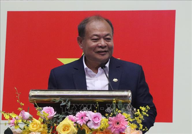 Ông Meam Ra, Chủ tịch danh dự Liên đoàn Kun Khmer Quốc tế phát biểu. Ảnh: Nguyễn Hằng - TTXVN