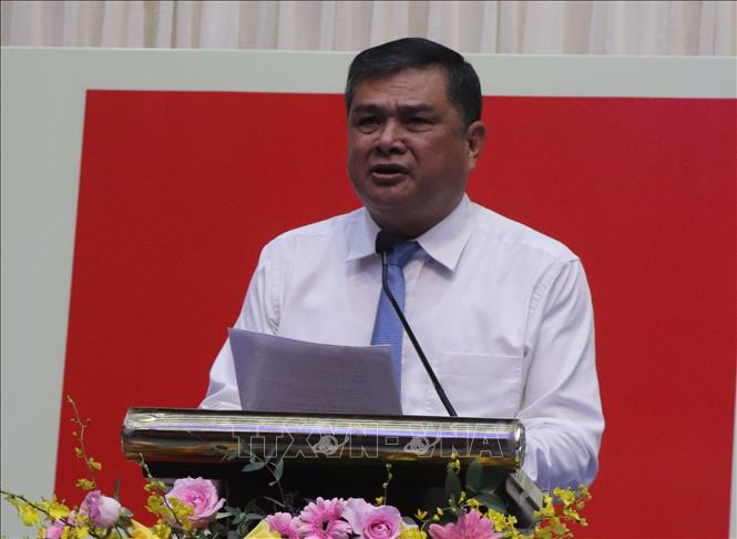 Ông Nguyễn Văn Bảy, Giám đốc Sở Văn hóa, Thể thao và Du lịch thành phố Cần Thơ phát biểu khai mạc. Ảnh: Nguyễn Hằng - TTXVN