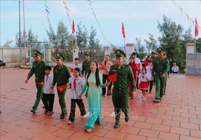  Lễ khai giảng đặc biệt năm học mới 2025-2026 tại điểm trường đảo Trần (Cô Tô, Quảng Ninh). Ảnh: TTXVN phát