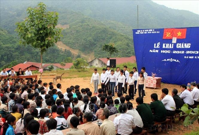 Lễ khai giảng năm học mới 2012-2013 cho Trường Mầm non số 1, Trường tiểu học số 1 và Trường PTDT bán trú Pa Ủ (huyện Mường Tè). Ảnh: Nguyễn Thủy-TTXVN