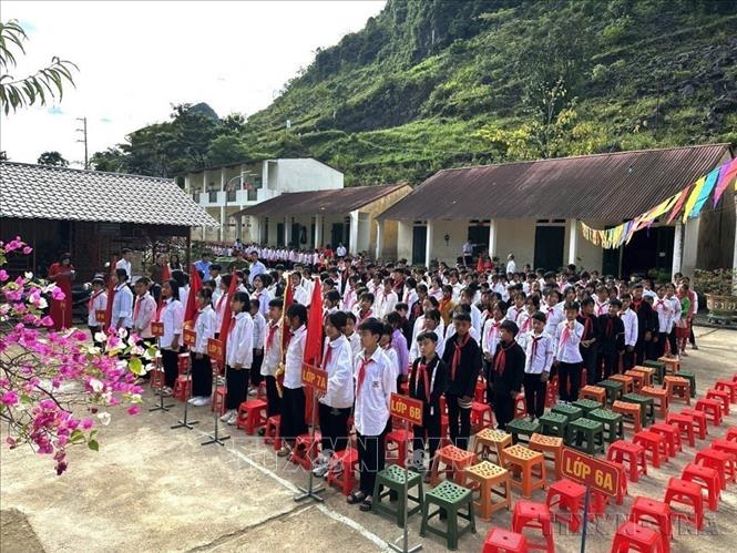 Lễ khai giảng năm học mới 2023 - 2024 tại trường Phổ thông Dân tộc bán trú Tiểu học và THCS Pải Lủng, huyện Mèo Vạc (Hà Giang). Ảnh: TTXVN phát