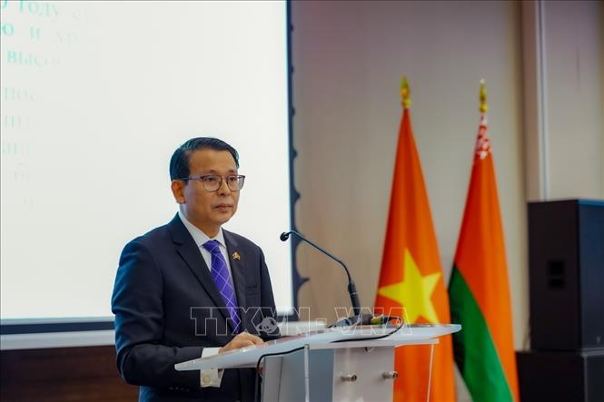 Đại sứ Việt Nam tại Belarus Nguyễn Văn Trung phát biểu tại buổi lễ. Ảnh: TTXVN phát
