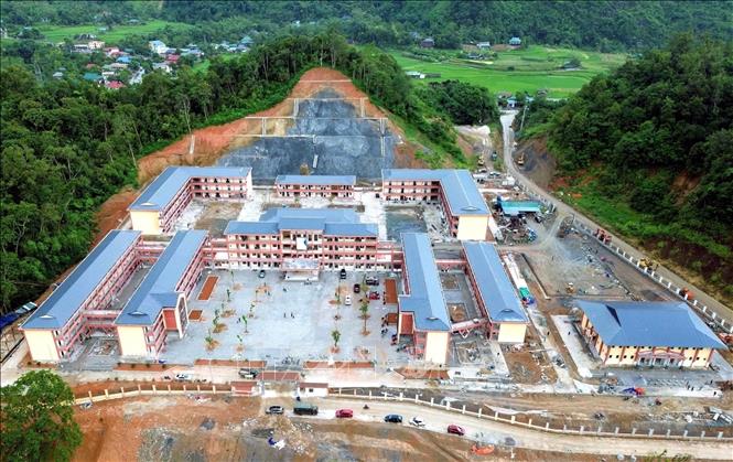 Trường Phổ thông nội trú liên cấp Tiểu học và THCS Thanh Thủy (Tuyên Quang) được hoàn thiện khang trang, sẵn sàng đón học sinh vào năm học mới. Ảnh: Đức Thọ - TTXVN