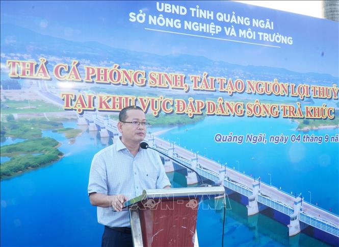 Phó Giám đốc Sở Nông nghiệp và Môi trường tỉnh Quảng Ngãi Nguyễn Đức Bình phát biểu tại chương trình. Ảnh: Lê Phước Ngọc - TTXVN   